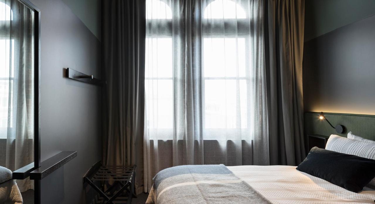 The Chamberson Hotel Dunedin Exterior foto A room at the hotel