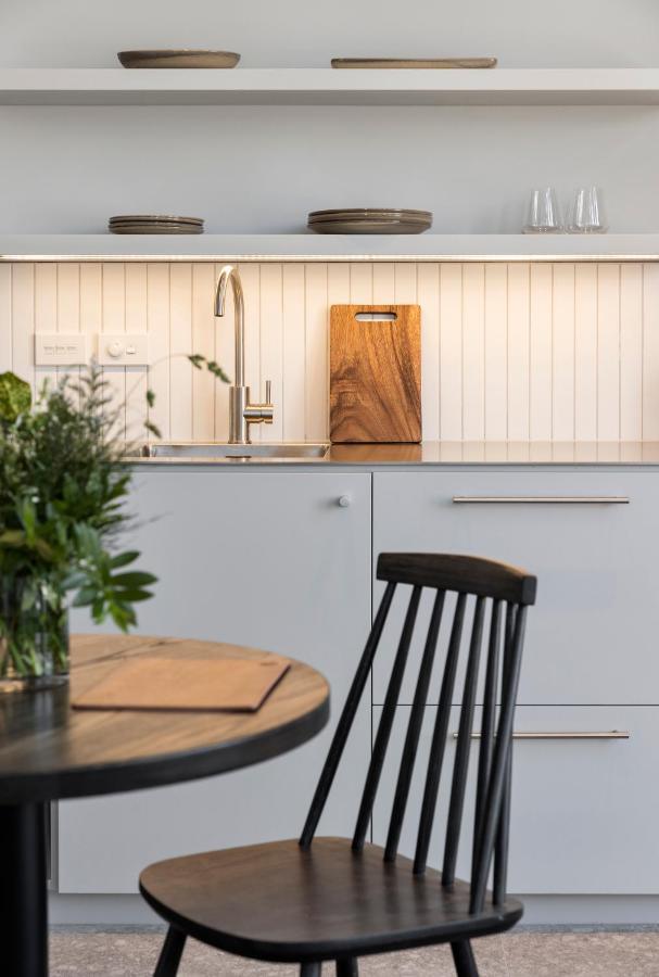 The Chamberson Hotel Dunedin Exterior foto A kitchen with a cutting board
