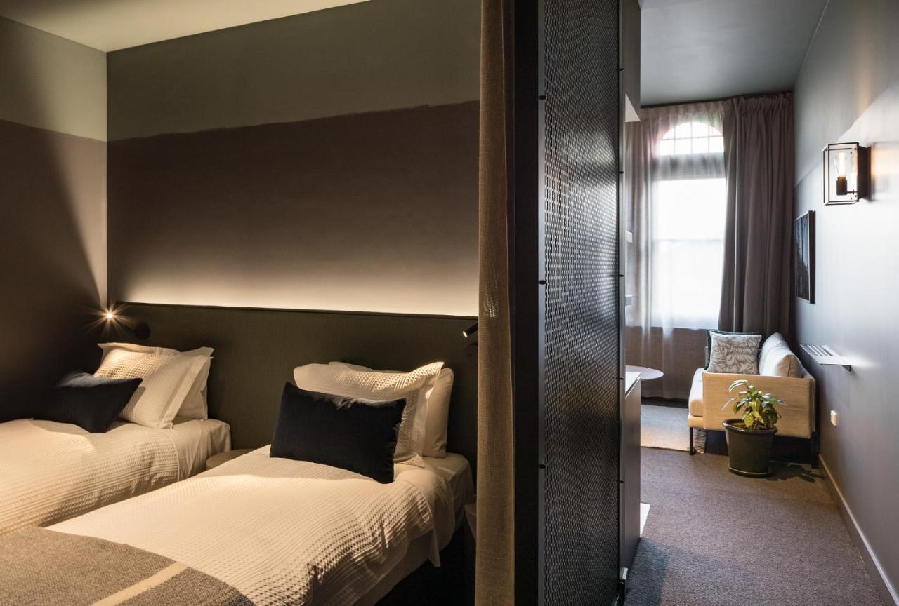 The Chamberson Hotel Dunedin Exterior foto A room at the Hotel